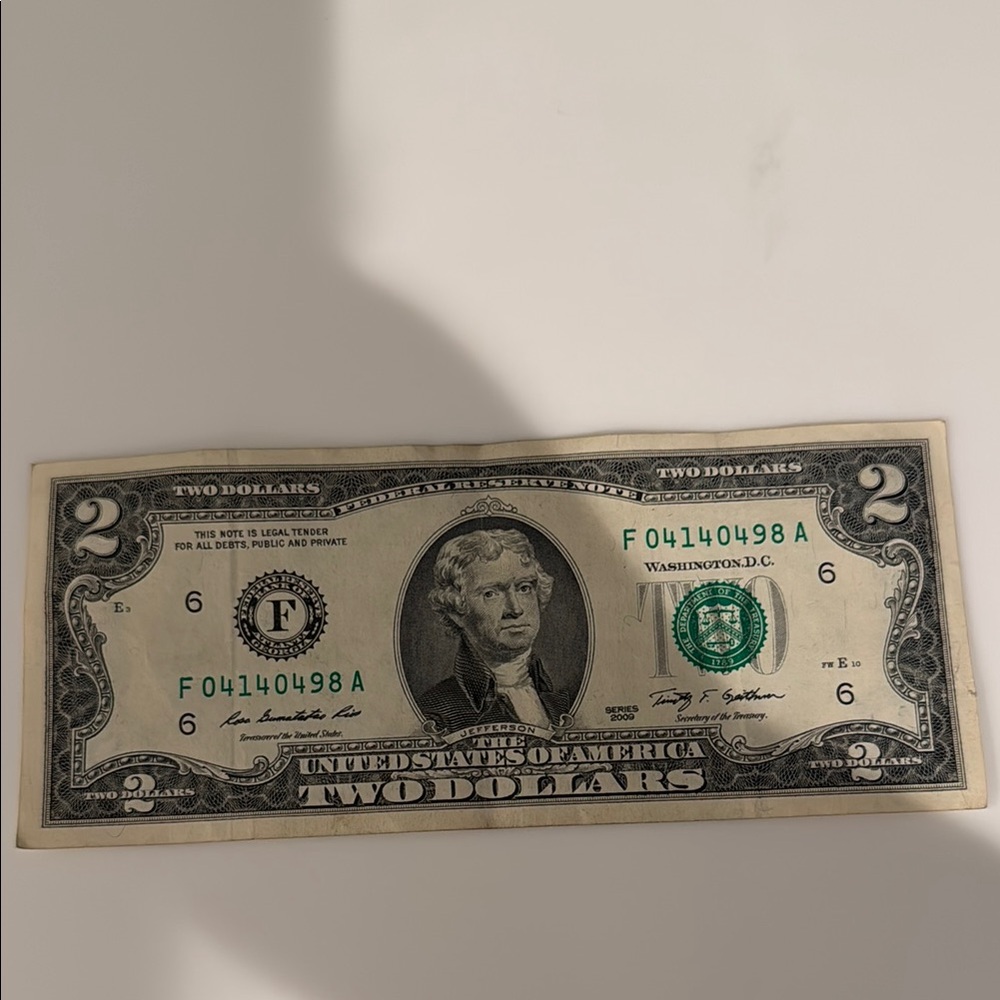 US Two Dollar Bill - Green and Off-White